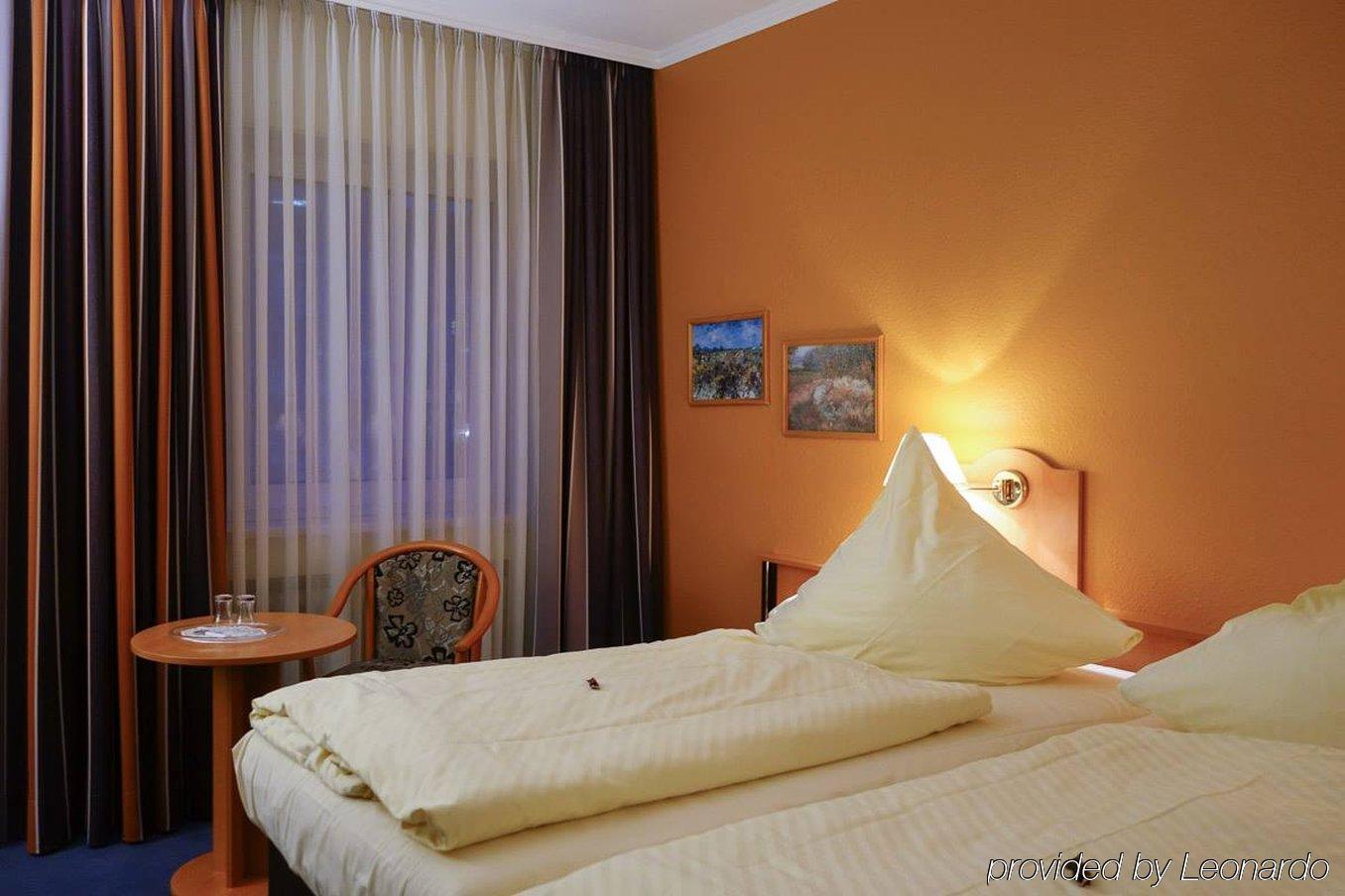 Boulevard Hotel Kolonia
