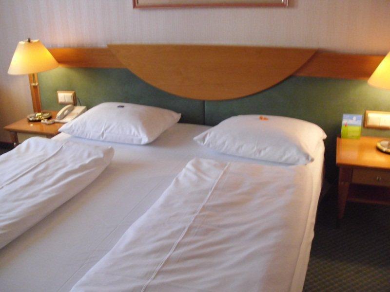 Hotel Nh Collection Mediapark 4*