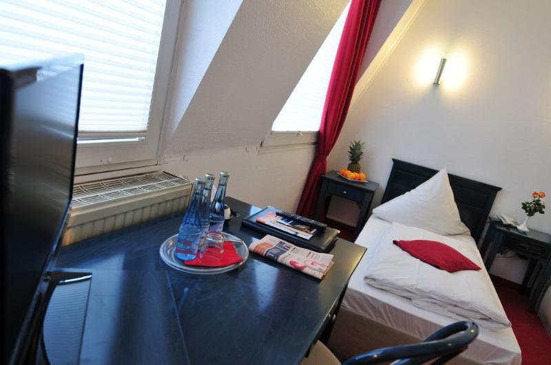 Cerano Am Dom Hotel