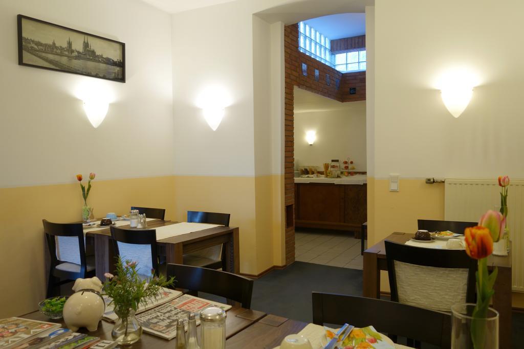 Am Helenenwall Guest house Cologne