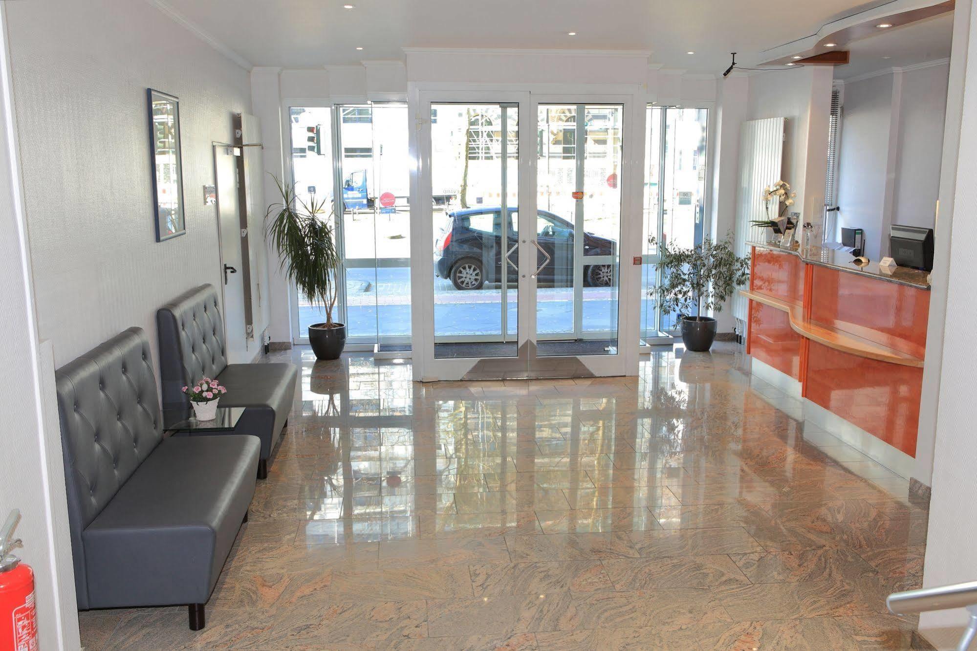 Boulevard Hotel Kolonia