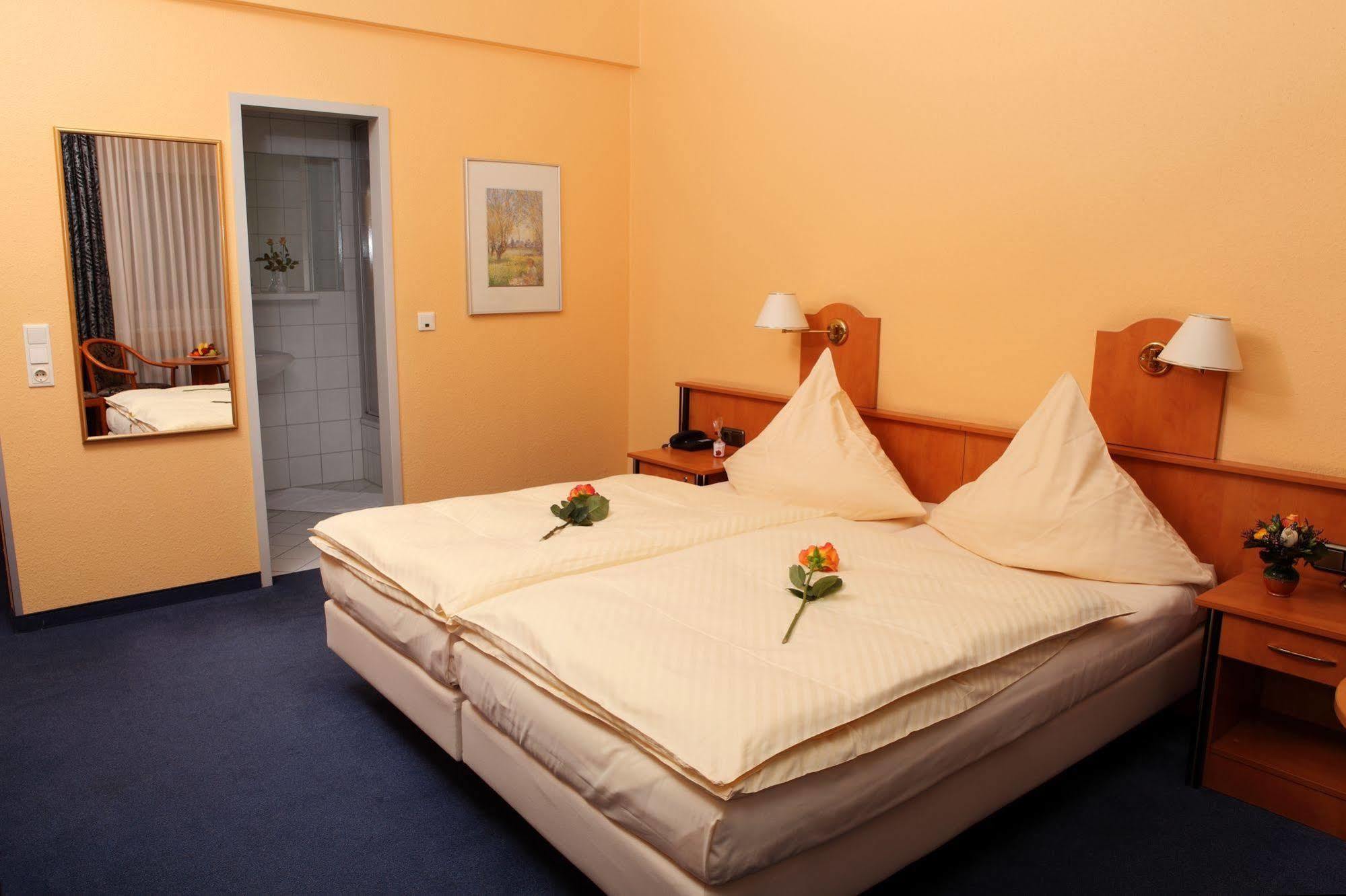 Boulevard Hotel