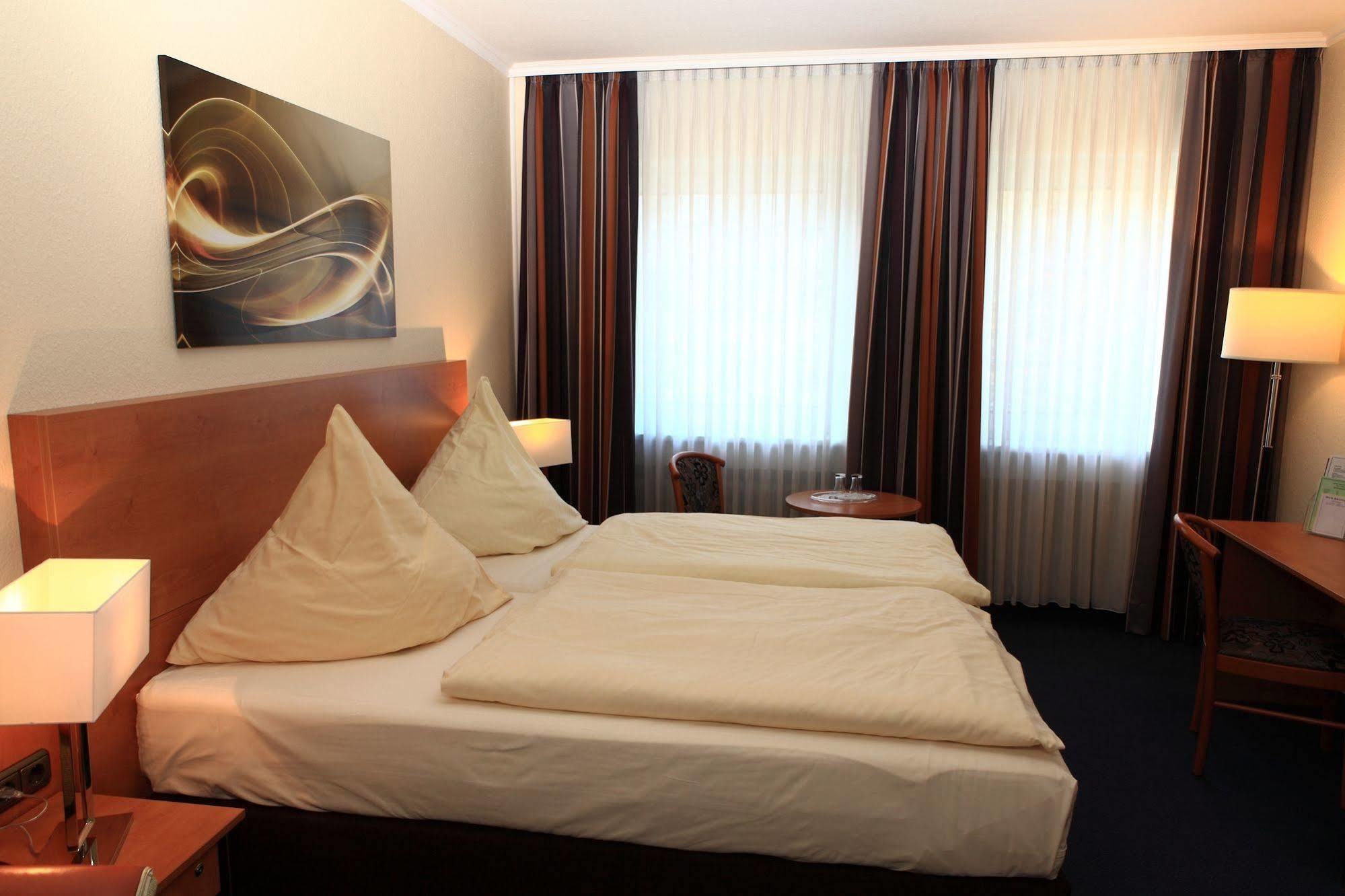 Boulevard Hotel 3*