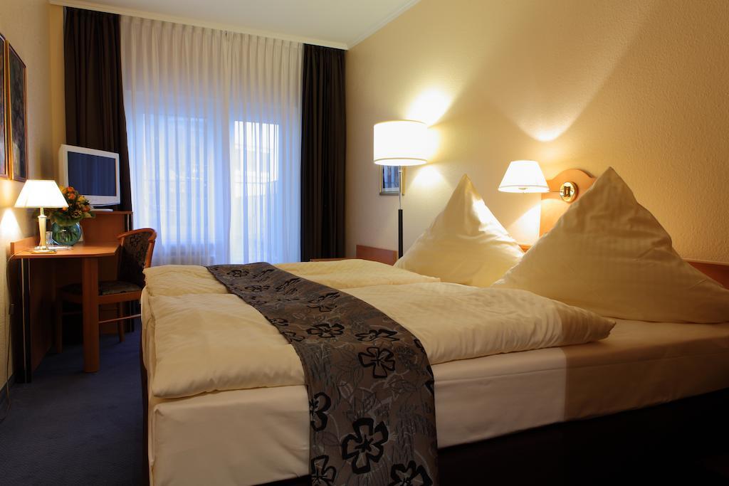 Boulevard Hotel Kolonia