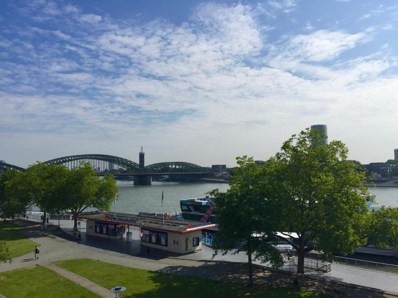 Altstadthotel Hayk Am Rhein Hotel