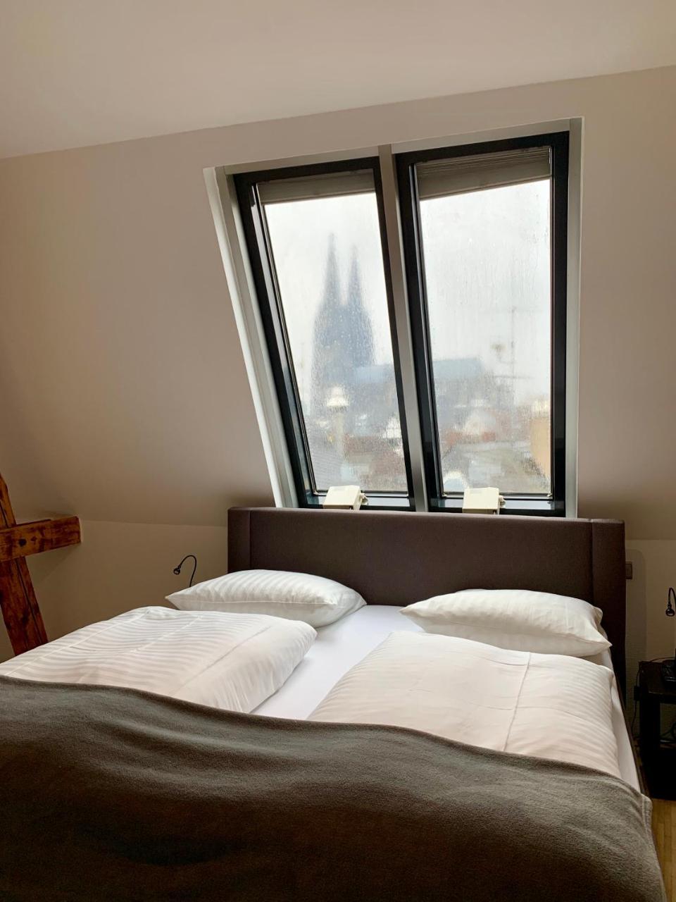 Altstadthotel Hayk Am Rhein Hotel Cologne