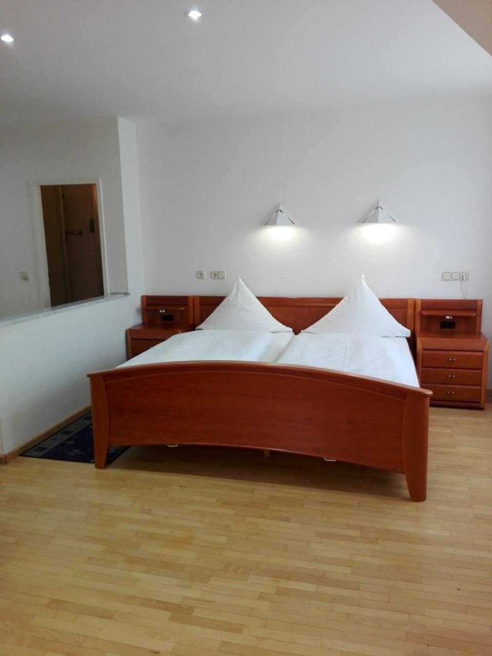 Hotel Restaurant 1000 Hotel 3*