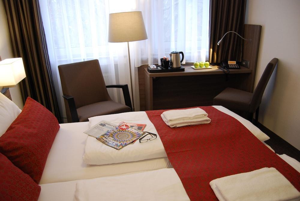 Dom Am Romerbrunnen Hotel