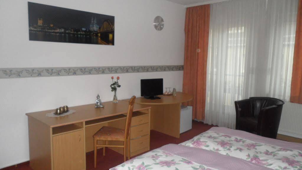 Eigelstein Hotel 2*